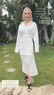 Candice King feet photo thumbnail