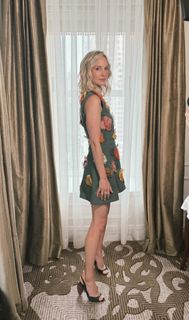 Candice King feet photo thumbnail