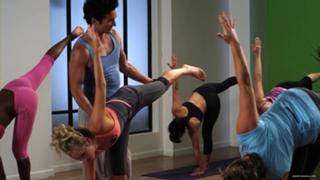 Candice King feet photo thumbnail