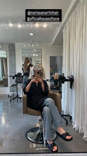 Candice King feet photo thumbnail