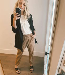 Candice King feet photo thumbnail