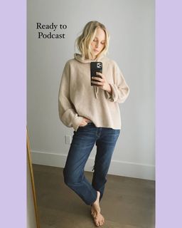 Candice King feet photo thumbnail