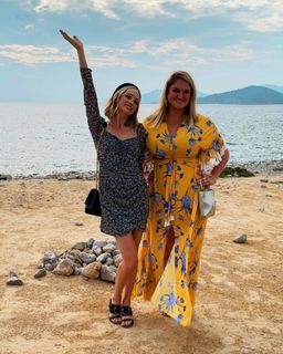 Candice King feet photo thumbnail