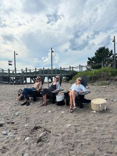 Candice King feet photo thumbnail