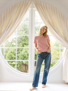 Candice King feet photo thumbnail