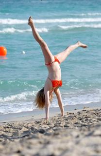 Candice King feet photo thumbnail
