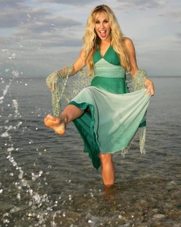 Candice Night feet photo 6
