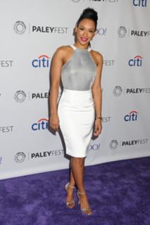 Candice Patton feet photo thumbnail
