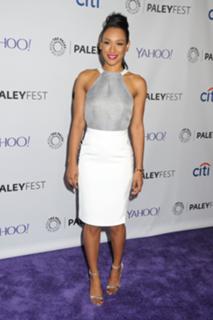 Candice Patton feet photo thumbnail