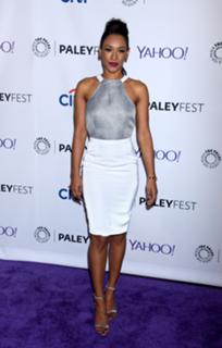 Candice Patton feet photo thumbnail