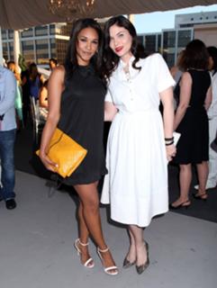 Candice Patton feet photo thumbnail