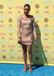 Candice Patton feet photo thumbnail