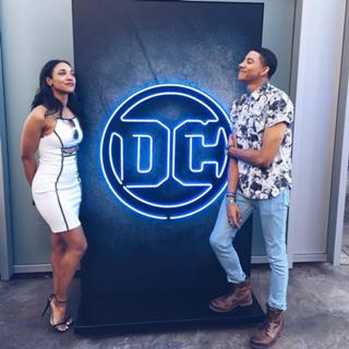 Candice Patton feet photo thumbnail
