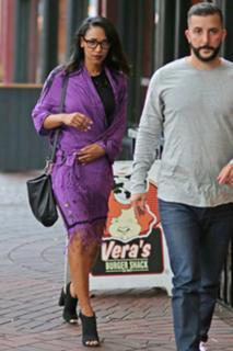 Candice Patton feet photo thumbnail