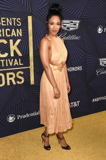 Candice Patton feet photo thumbnail