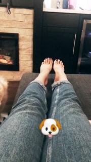 Candice Patton feet photo thumbnail