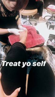 Candice Patton feet photo thumbnail
