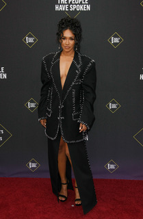 Candice Patton feet photo thumbnail