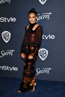Candice Patton feet photo thumbnail
