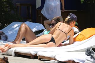 Candice Swanepoel feet photo thumbnail