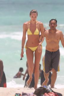 Candice Swanepoel feet photo thumbnail