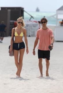 Candice Swanepoel feet photo thumbnail