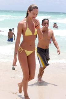 Candice Swanepoel feet photo thumbnail