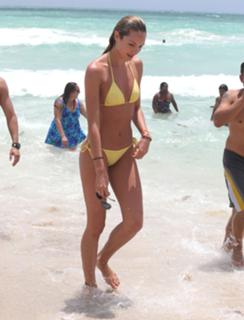 Candice Swanepoel feet photo thumbnail