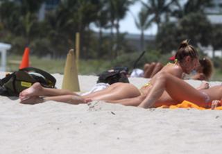 Candice Swanepoel feet photo thumbnail