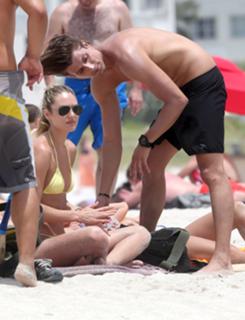 Candice Swanepoel feet photo thumbnail