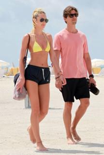 Candice Swanepoel feet photo thumbnail
