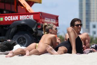 Candice Swanepoel feet photo thumbnail