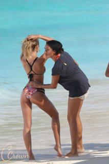 Candice Swanepoel feet photo thumbnail