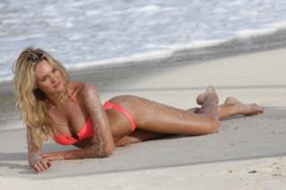 Candice Swanepoel feet photo thumbnail