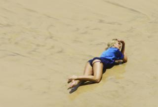 Candice Swanepoel feet photo thumbnail