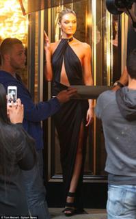 Candice Swanepoel feet photo thumbnail