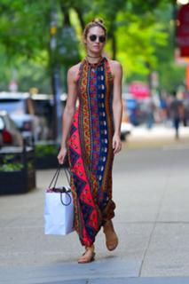Candice Swanepoel feet photo thumbnail