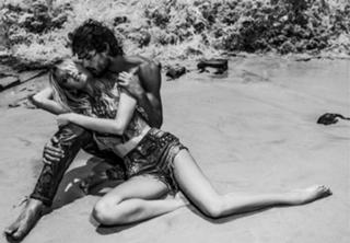 Candice Swanepoel feet photo thumbnail