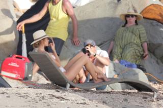 Candice Swanepoel feet photo thumbnail
