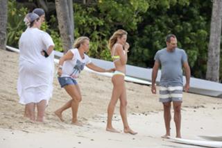 Candice Swanepoel feet photo thumbnail