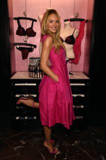 Candice Swanepoel feet photo thumbnail
