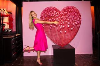 Candice Swanepoel feet photo thumbnail