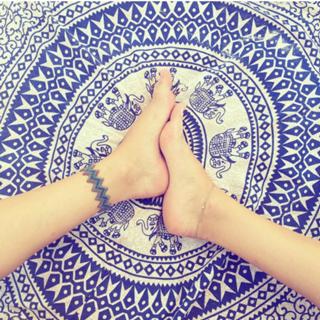 Candice Swanepoel feet photo thumbnail