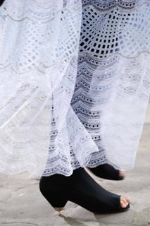 Candice Swanepoel feet photo thumbnail