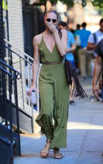 Candice Swanepoel feet photo thumbnail