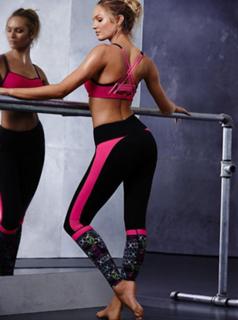 Candice Swanepoel feet photo thumbnail