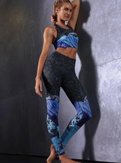 Candice Swanepoel feet photo thumbnail