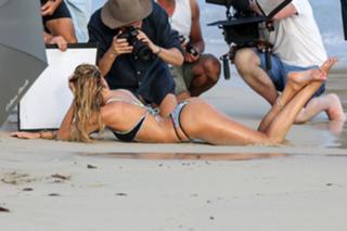 Candice Swanepoel feet photo thumbnail