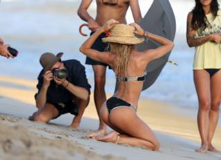 Candice Swanepoel feet photo thumbnail