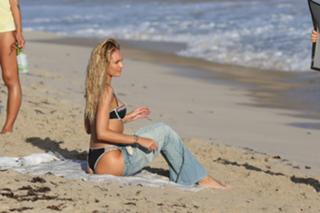 Candice Swanepoel feet photo thumbnail